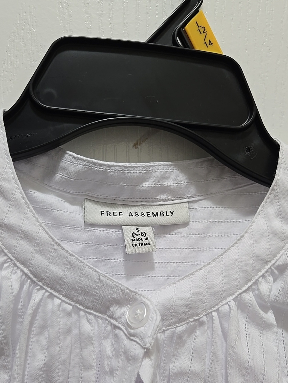 White Textured Button-Front Blouse - Picture 3 of 4